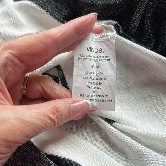 VINCE Variegated Deep Crewneck Top Oversized Shirt Knitted White Grey Stripe M - Picture 10 of 13